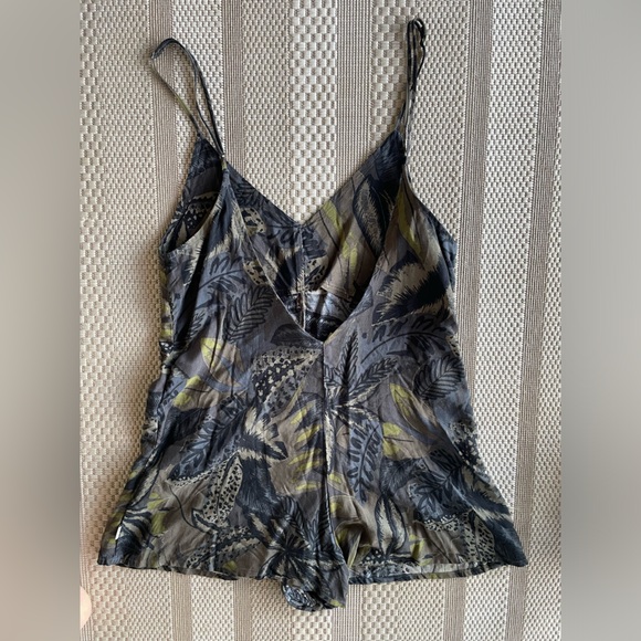 RVCA Women’s romper - Picture 2 of 4